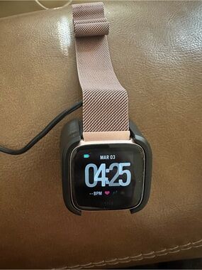 Fitbit Versa Watch Heart Rate Monitor Fitness tracker